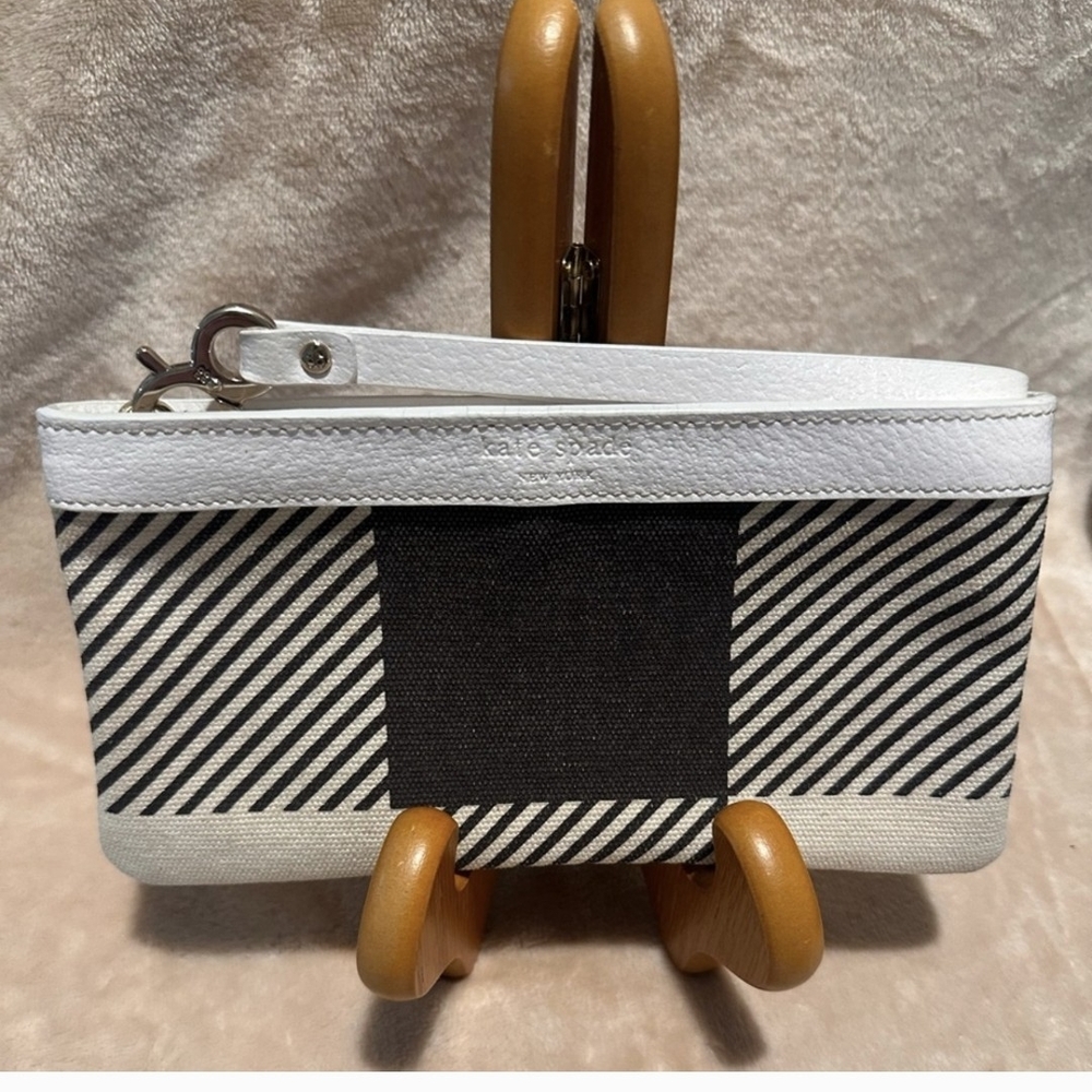 EUC Kate Spade Monochrome Striped Pouch Wrislet